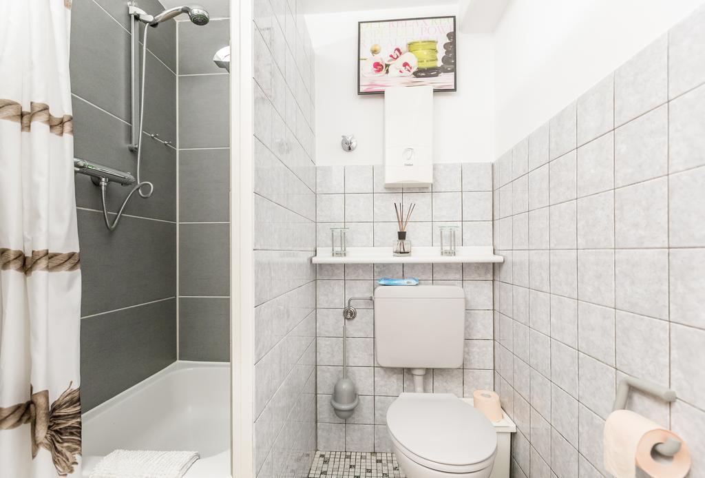 Apartments Нойс Номер фото